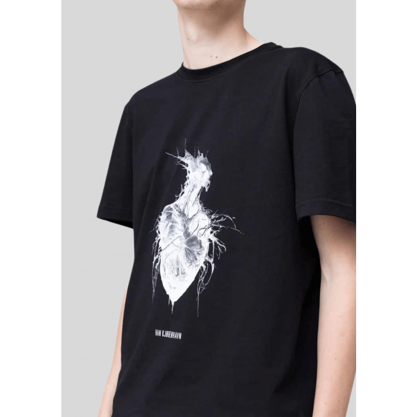 HanKjbenhavnTshirtHeartMonsterBlack-01