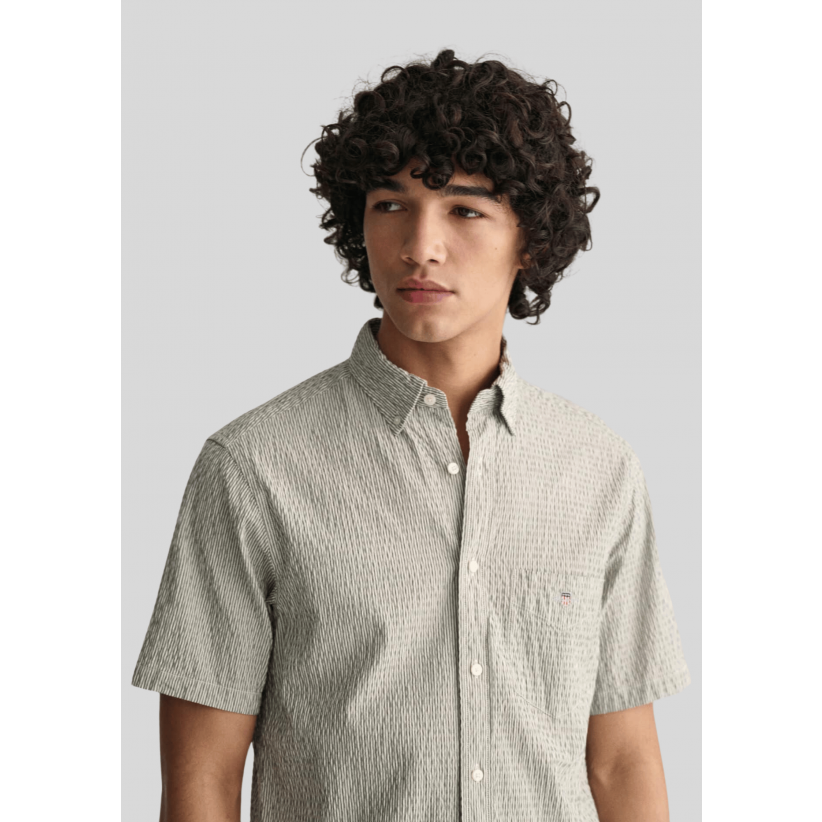 GantSkjorteSSStripedSeersuckerPineGreen-01