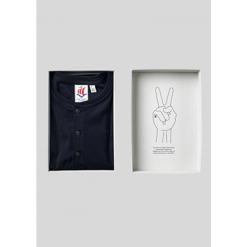 VictoryEssentialsUndertjArtSSHenleyBlack-01