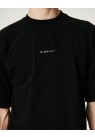 HAN KJØBENHAVN, SCRIPTS T-SHIRT I SORT
